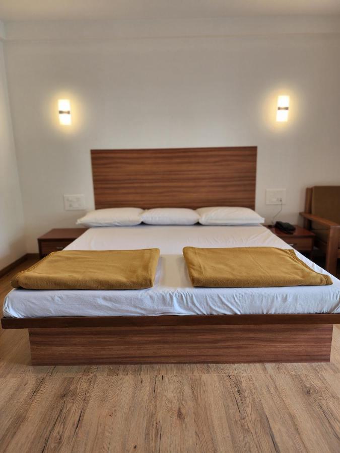 Hotel Regal Panhala Residency Zewnętrze zdjęcie